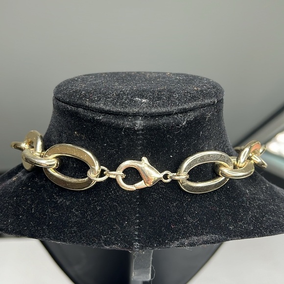 Goldtone Metal 16” Chunky Geometric Chain Link Necklace - Picture 2 of 3